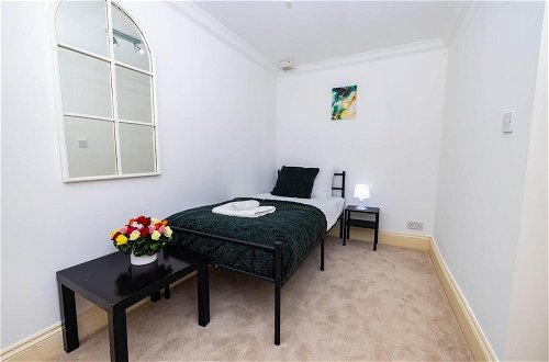 Foto 16 - Beautiful 3-bed Apartment in London