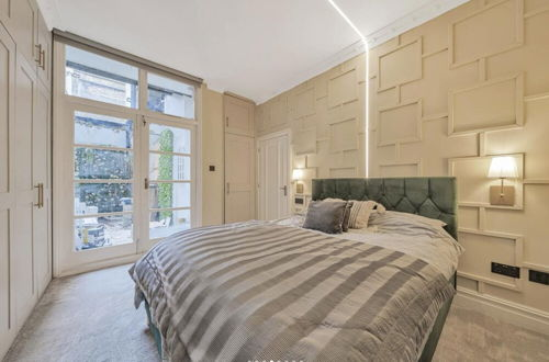 Foto 3 - Luxury One-bedroom in Central London
