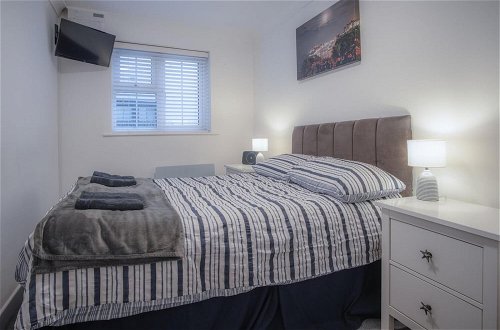 Photo 2 - Castle Cove - 1 Bedroom Apartment - Tenby
