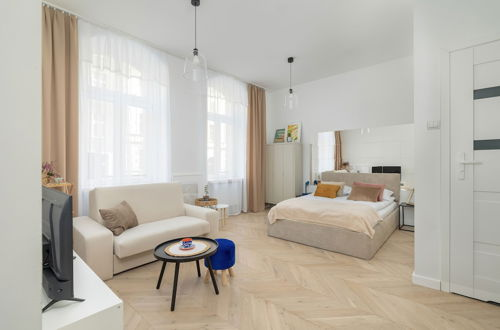 Photo 6 - Comfy Apartment Opolska by Renters