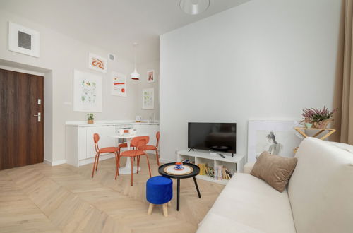 Photo 8 - Comfy Apartment Opolska by Renters