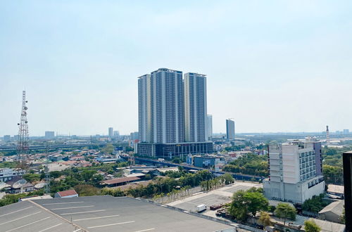 Photo 17 - Modern Look Studio At 17Th Floor Azalea Suites Apartment