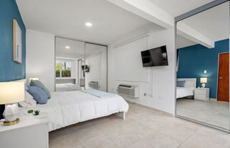 Photo 3 - Puerto Rico Oceanpark Beach Rental With King Size Bed Otium Rentals