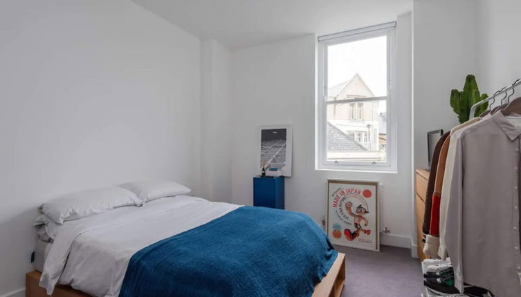 Photo 1 - Stylish & Modern 1BD Flat in the Heart of Hackney