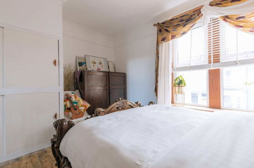 Photo 8 - Vibrant & Eclectic 3 Bedroom Flat - Bedminster, Bristol