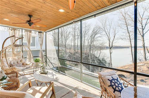 Photo 30 - Scottsville Cottage: Fire Pit & All-year Lake View