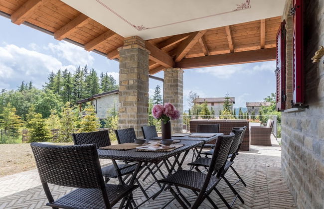 JOIVY Superb Villa For 7 W/Backyard And Bbq Area In Vaccarezza - Foto 1