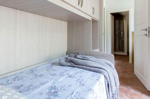 Foto 4 - Altido Superb Villa For 7 W/Backyard And Bbq Area In Vaccarezza