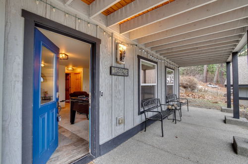 Photo 2 - Cabin w/ Hot Tub & Fire Pit: 2 Mi to Cle Elum Lake