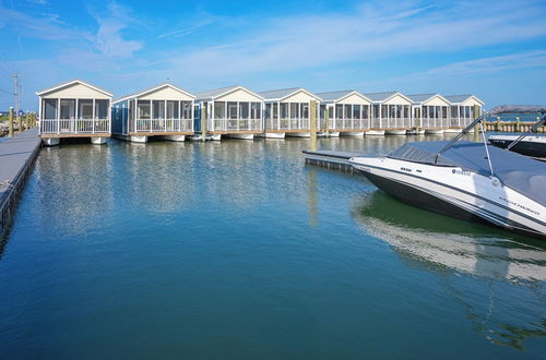 Photo 25 - Blufin Bungalows & Marina