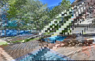 Foto 1 - Boathouse Cove by Avantstay Pool + Swim Dock Hot Tub