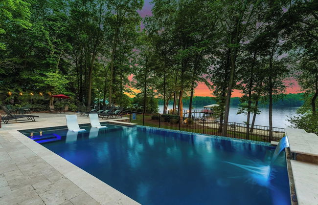 Boathouse Cove by Avantstay Pool + Swim Dock Hot Tub - Photo 62