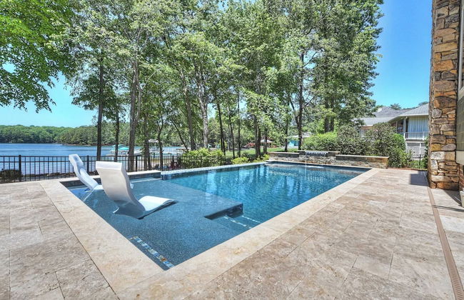 Boathouse Cove by Avantstay Pool + Swim Dock Hot Tub - Photo 70