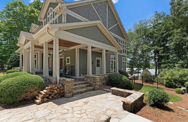 Boathouse Cove by Avantstay Pool + Swim Dock Hot Tub - Photo 44