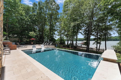 Photo 71 - Boathouse Cove by Avantstay Pool + Swim Dock Hot Tub