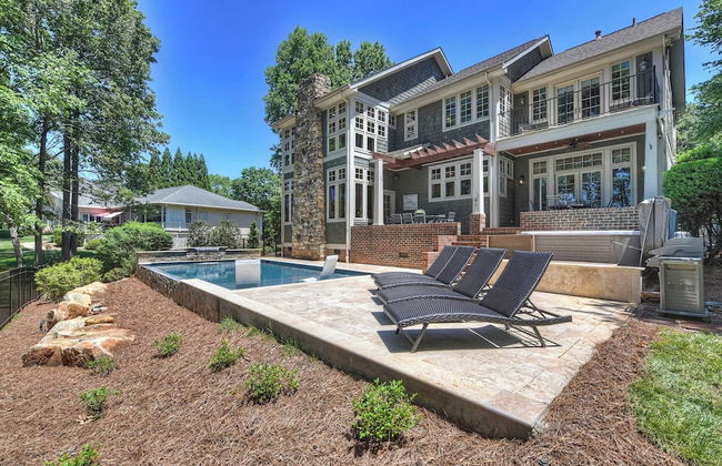 Boathouse Cove by Avantstay Pool + Swim Dock Hot Tub - Photo 73