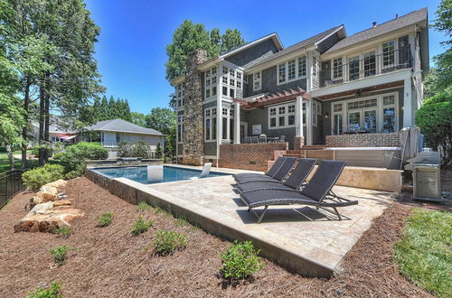 Foto 14 - Boathouse Cove by Avantstay Pool + Swim Dock Hot Tub