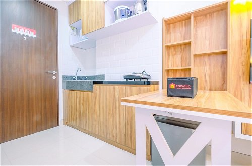 Photo 6 - Modern And Comfy Studio At Transpark Cibubur Apartment