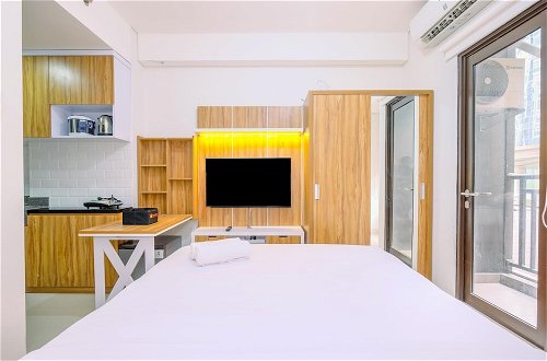 Foto 1 - Modern And Comfy Studio At Transpark Cibubur Apartment