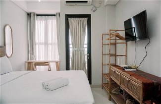 Foto 2 - Homey And Enjoy Living Studio Transpark Bintaro Apartment