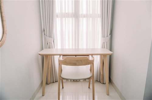 Foto 8 - Homey And Enjoy Living Studio Transpark Bintaro Apartment