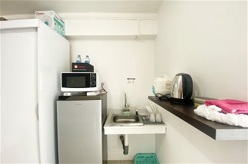 Foto 7 - Best Strategic Studio (No Kitchen) At Bassura City Apartment