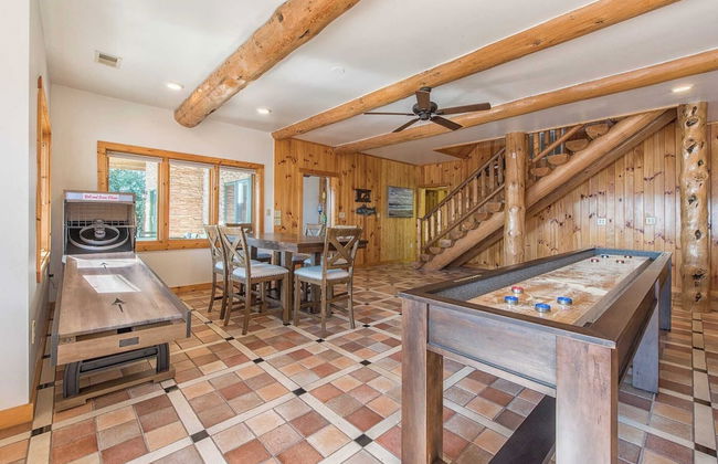Azalea Retreat by Avantstay Sleeps 34 & Pool - Photo 28