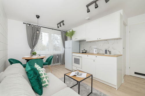 Photo 11 - White and Green Apartment by Renters