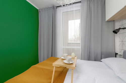 Foto 6 - White and Green Apartment by Renters