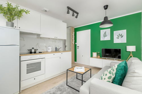 Photo 14 - White and Green Apartment by Renters