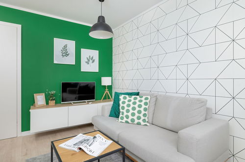 Photo 18 - White and Green Apartment by Renters