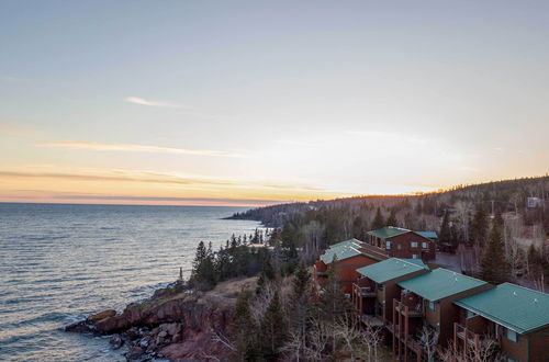 Foto 27 - Lakefront Tofte Townhome w/ Deck & Views