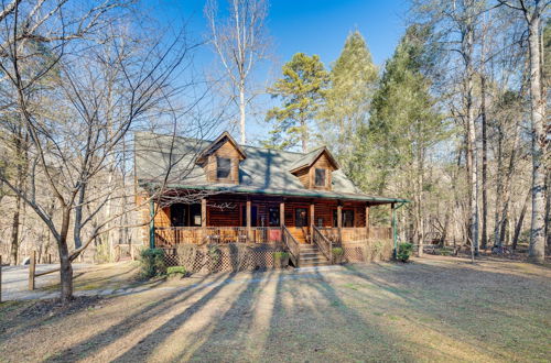 Photo 9 - Pet-friendly Cabin w/ Loft: 5 Mi to Lake Lure