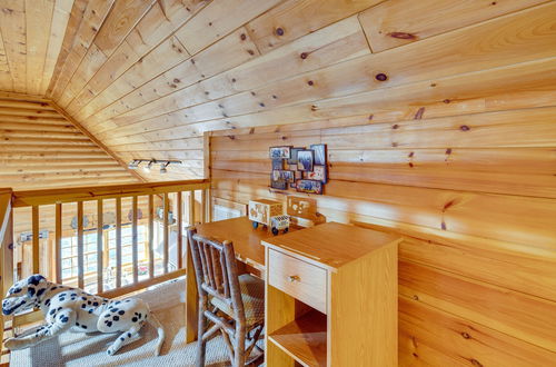 Photo 17 - Pet-friendly Cabin w/ Loft: 5 Mi to Lake Lure