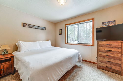 Photo 13 - Family-friendly Truckee Cabin in Tahoe Donner