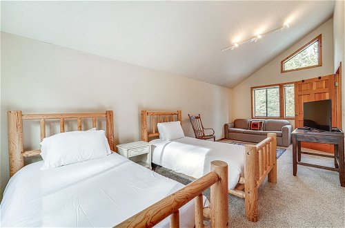 Photo 17 - Family-friendly Truckee Cabin in Tahoe Donner