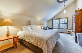 Foto 3 - Family-friendly Truckee Cabin in Tahoe Donner