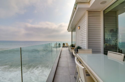 Foto 15 - Oceanfront Apartment in Malibu w/ Beach Access