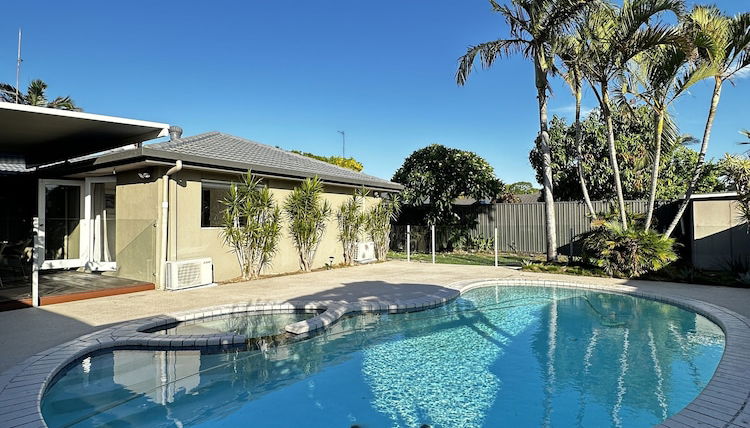 Photo 1 - Tranquil Scape-Villa with Pool