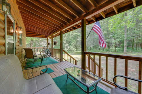 Foto 24 - Secluded Cross Creek Cabin w/ Deck & Fire Pit