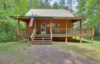 Foto 1 - Secluded Cross Creek Cabin w/ Deck & Fire Pit