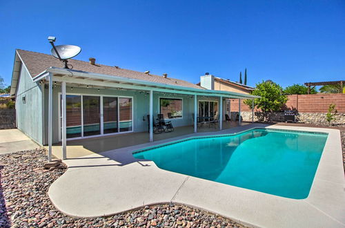 Foto 1 - Updated Tucson Home w/ Pool, Grill, Mtn Views