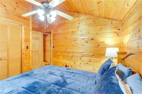 Photo 10 - Wooded Blue Ridge Cabin: 2 Decks, Fire Pit