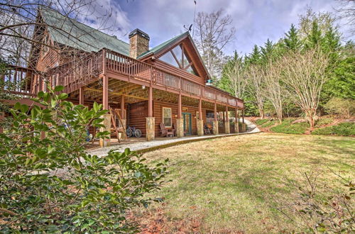 Photo 2 - Luxury Lake Hartwell Villa W/dock, Theater+hot Tub