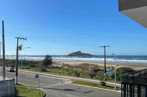 Foto 1 - Apto Pe na Areia - Frente Mar - Imbituba