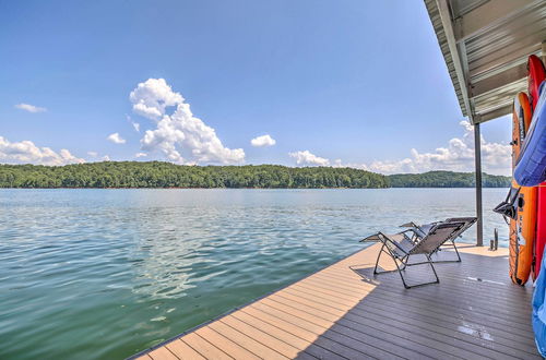 Foto 21 - Dreamy Lakefront Studio w/ Dock, Fire Pit & Kayak