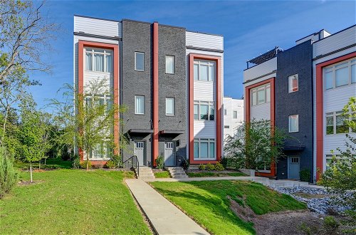Foto 9 - Nashville Townhome w/ Rooftop Balcony & Game Room