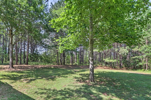 Photo 10 - Cozy Pine Mountain Cabin w/ Screened Porch & Yard