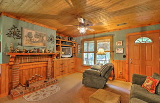 Foto 2 - Cozy Pine Mountain Cabin w/ Screened Porch & Yard