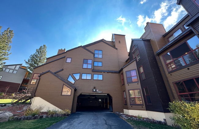Inviting Mountain Retreat Steps From Ski Lifts! - Foto 50